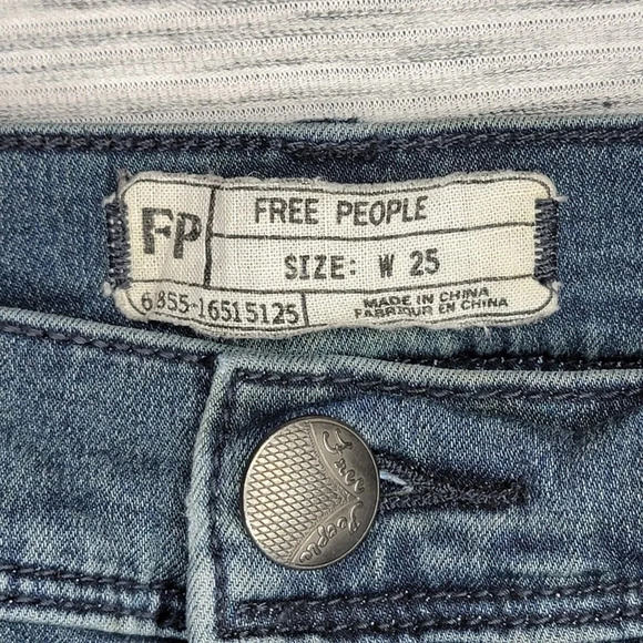 FREE PEOPLE Women's Dark Wash Low Rise Skinny Jeans 25 - Picture 9 of 14